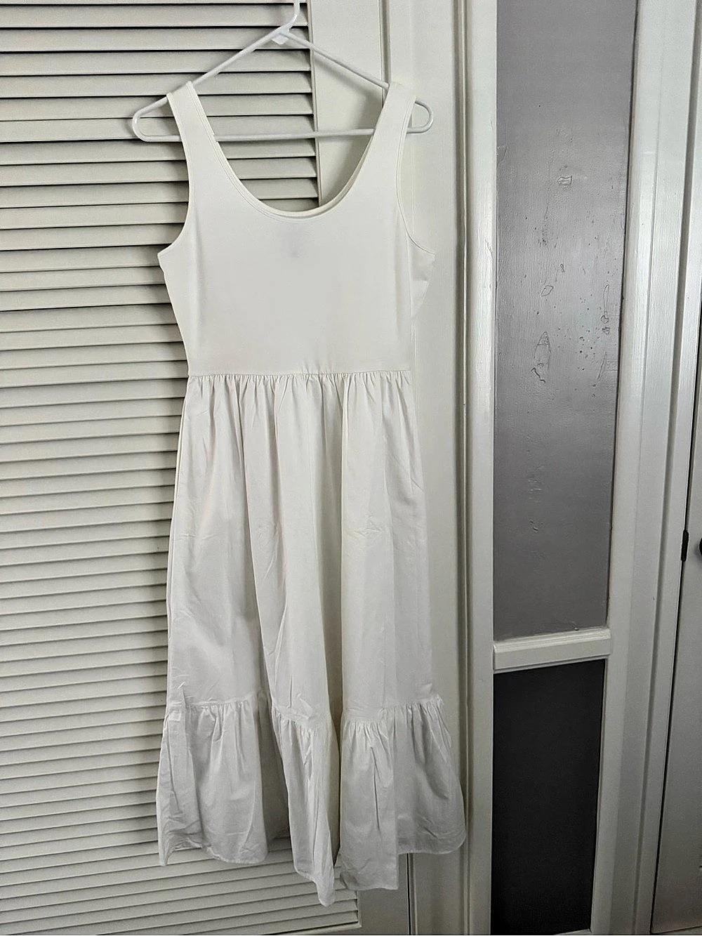 Steve Madden White Tiered Maxi Dress Size Medium Like New